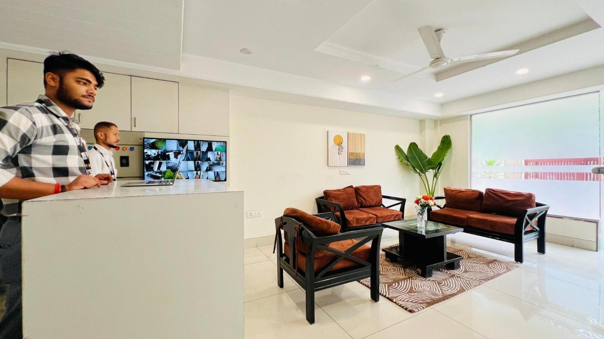 Bluo Studio1 Golf Course Road, Gym, Balcony Garden Gurgaon Exterior foto